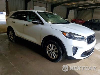 Czwarte zdjęcie samochodu z boku: 2019 KIA SORENTO LX VIN:5XYPG4A32KG510129 - miniatura