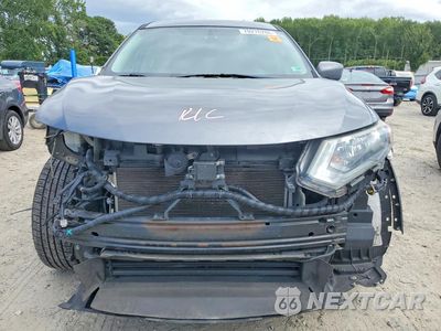 Piąte zdjęcie samochodu w środku: 2018 NISSAN ROGUE S VIN:5N1AT2MT6JC751790 - miniatura