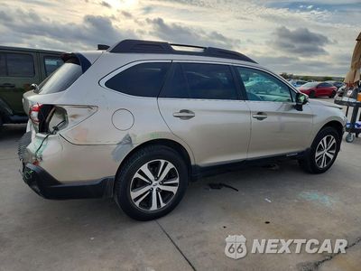 Trzecie zdjęcie samochodu z tyłu: 2018 SUBARU OUTBACK 2.5I LIMITED VIN:4S4BSANC9J3262199 - miniatura