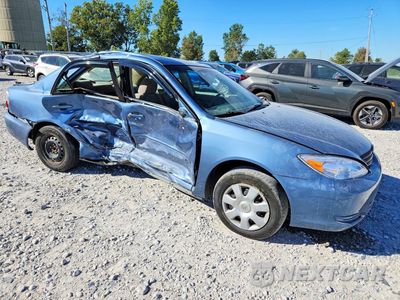 Czwarte zdjęcie samochodu z boku: 2004 TOYOTA CAMRY LE VIN:4T1BE32K24U851303 - miniatura