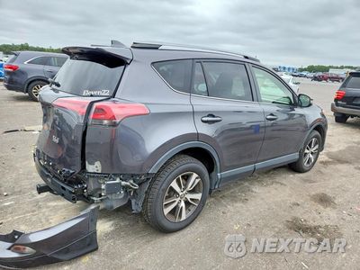 Trzecie zdjęcie samochodu z tyłu: 2017 TOYOTA RAV4 XLE VIN:JTMRFREV4HJ712032 - miniatura