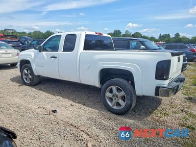 Drugie zdjęcie samochodu z przodu: 2011 CHEVROLET SILVERADO K1500 LS VIN:1GCRKREA2BZ446172 - miniatura