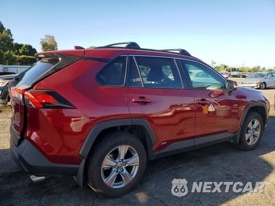 Trzecie zdjęcie samochodu z tyłu: 2025 TOYOTA RAV4 LE VIN:JTMMWRFV8SD338832 - miniatura