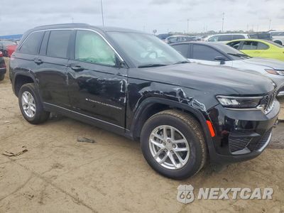 Czwarte zdjęcie samochodu z boku: 2025 JEEP GRAND CHEROKEE LAREDO VIN:1C4RJHAG5S8783058 - miniatura