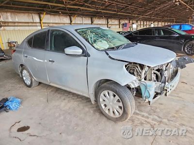 Czwarte zdjęcie samochodu z boku: 2017 NISSAN VERSA 1.6 SV VIN:3N1CN7AP4HL902817 - miniatura