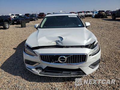 Piąte zdjęcie samochodu w środku: 2022 VOLVO S60 B5 INSCRIPTION VIN:7JRL12FLXNG192289 - miniatura