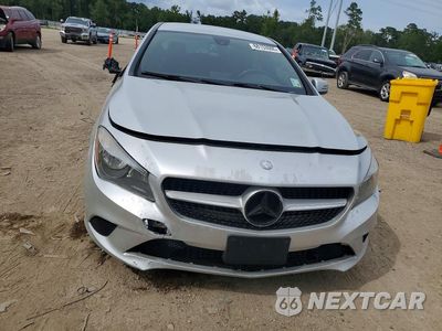 Piąte zdjęcie samochodu w środku: 2014 MERCEDES-BENZ CLA 250 VIN:WDDSJ4EB1EN041602 - miniatura