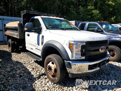 Czwarte zdjęcie samochodu z boku: 2019 FORD F550 SUPER DUTY DUMP TRUCK VIN:1FDUF5GT7KEE68869 - miniatura
