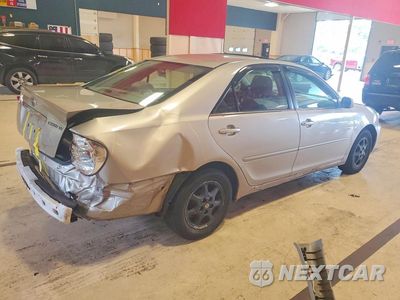 Trzecie zdjęcie samochodu z tyłu: 2004 TOYOTA CAMRY LE VIN:4T1BE32K74U303281 - miniatura