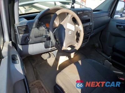 Zdjęcie 8 z 13 samochodu: 2008 DODGE SPRINTER 2500 DELIVERY VAN VIN:WD0PE845785270031 - miniatura