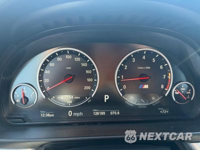 Zdjęcie 8 z 10 samochodu: 2013 BMW M5 VIN:WBSFV9C5XDD096850 - miniatura
