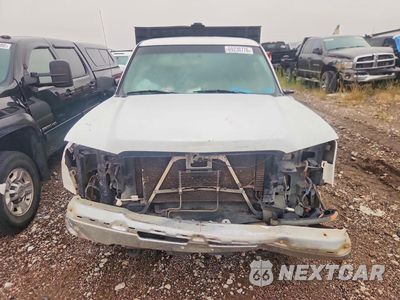 Piąte zdjęcie samochodu w środku: 2005 CHEVROLET SILVERADO K2500 HEAVY DUTY VIN:1GBHK29U95E285536 - miniatura