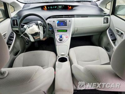 Zdjęcie 8 z 12 samochodu: 2013 TOYOTA PRIUS THREE VIN:JTDKN3DU8D5661809 - miniatura
