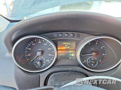 Zdjęcie 9 z 13 samochodu: 2010 MERCEDES-BENZ ML 350 VIN:4JGBB5GBXAA575883 - miniatura