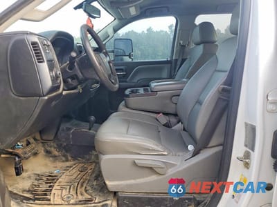 Zdjęcie 7 z 13 samochodu: 2018 CHEVROLET SILVERADO K3500 VIN:1GC4KYCG3JF198770 - miniatura