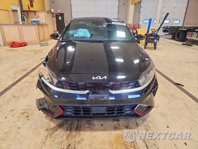 Piąte zdjęcie samochodu w środku: 2024 KIA FORTE GT LINE VIN:3KPF54ADXRE707468 - miniatura