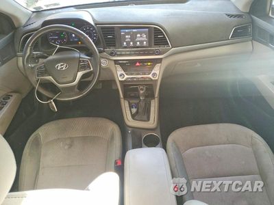 Zdjęcie 8 z 12 samochodu: 2017 HYUNDAI ELANTRA SE VIN:5NPD84LF2HH076285 - miniatura