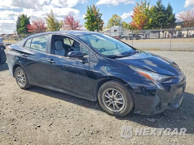 Czwarte zdjęcie samochodu z boku: 2016 TOYOTA PRIUS TWO VIN:JTDKBRFU9G3525570 - miniatura
