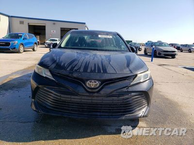 Piąte zdjęcie samochodu w środku: 2018 TOYOTA CAMRY LE VIN:4T1B11HK6JU077284 - miniatura