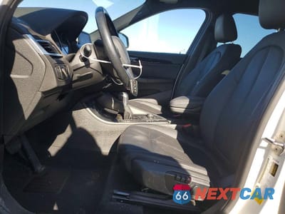 Zdjęcie 7 z 13 samochodu: 2018 BMW X1 SDRIVE28I VIN:WBXHU7C34J3H43479 - miniatura
