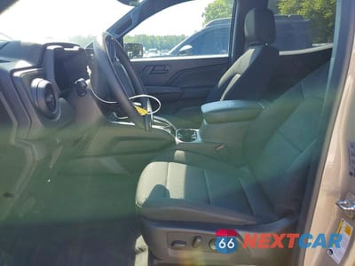 Zdjęcie 7 z 12 samochodu: 2024 CHEVROLET COLORADO TRAIL BOSS VIN:1GCPTEEK1R1140093 - miniatura