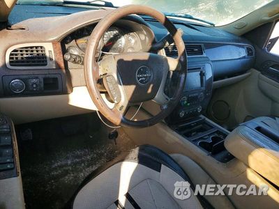 Zdjęcie 8 z 13 samochodu: 2011 GMC YUKON XL DENALI VIN:1GKS1MEF6BR229084 - miniatura
