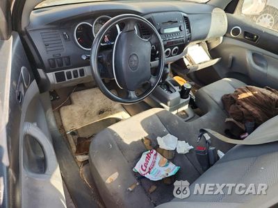 Zdjęcie 8 z 12 samochodu: 2005 TOYOTA TACOMA BASE VIN:5TENX22N65Z047403 - miniatura