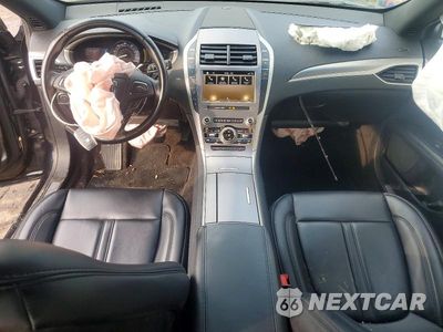 Zdjęcie 8 z 12 samochodu: 2019 LINCOLN MKZ VIN:3LN6L5KU0KR621591 - miniatura