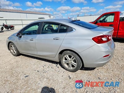 Drugie zdjęcie samochodu z przodu: 2018 CHEVROLET CRUZE LT VIN:1G1BE5SMXJ7182637 - miniatura