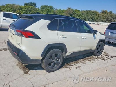 Trzecie zdjęcie samochodu z tyłu: 2020 TOYOTA RAV4 XSE VIN:JTMEWRFV7LD542592 - miniatura