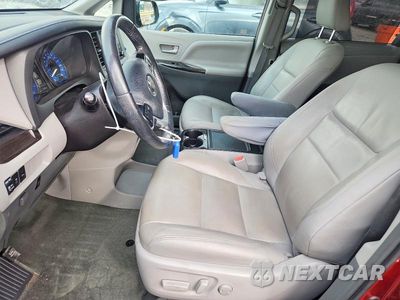 Zdjęcie 7 z 13 samochodu: 2019 TOYOTA SIENNA XLE 8-PASSENGER VIN:5TDYZ3DC4KS967189 - miniatura