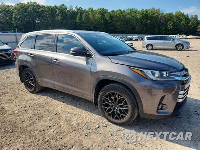 Czwarte zdjęcie samochodu z boku: 2018 TOYOTA HIGHLANDER LIMITED PLATINUM VIN:5TDDZRFH0JS871634 - miniatura