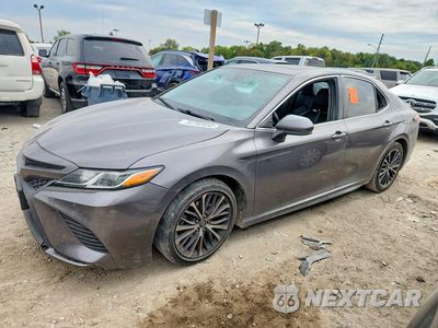 2018 TOYOTA CAMRY SE 4T1B11HK0JU503826 - główne zdjęcie licytacji z USA - miniatura