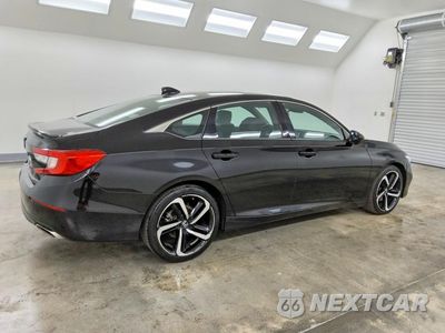 Trzecie zdjęcie samochodu z tyłu: 2018 HONDA ACCORD SPORT VIN:1HGCV1F32JA232618 - miniatura