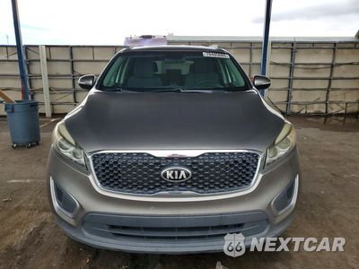 Piąte zdjęcie samochodu w środku: 2016 KIA SORENTO LX VIN:5XYPGDA32GG045195 - miniatura