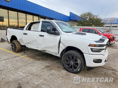 Czwarte zdjęcie samochodu z boku: 2026 RAM 2500 TRADESMAN VIN:3C6UR5CJ8TG319226 - miniatura