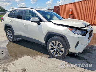 Czwarte zdjęcie samochodu z boku: 2021 TOYOTA RAV4 XLE PREMIUM VIN:2T3C1RFV2MW171111 - miniatura