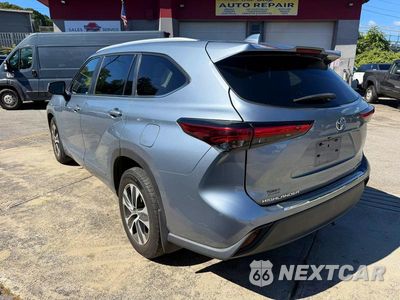 Drugie zdjęcie samochodu z przodu: 2023 TOYOTA HIGHLANDER XLE VIN:5TDKDRBHXPS021904 - miniatura