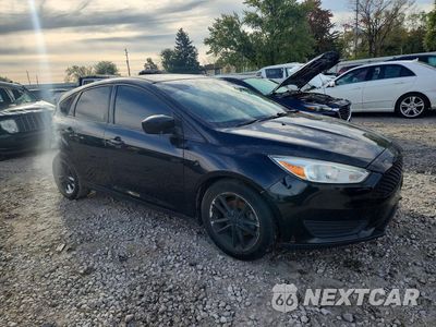 Czwarte zdjęcie samochodu z boku: 2018 FORD FOCUS SE VIN:1FADP3K28JL294878 - miniatura