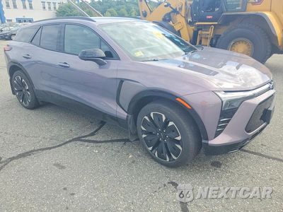Czwarte zdjęcie samochodu z boku: 2024 CHEVROLET BLAZER RS VIN:3GNKDCRJXRS201668 - miniatura