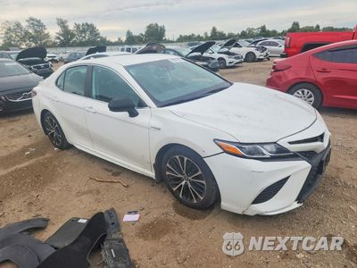 Czwarte zdjęcie samochodu z boku: 2019 TOYOTA CAMRY HYBRID SE VIN:4T1B21HK2KU014200 - miniatura