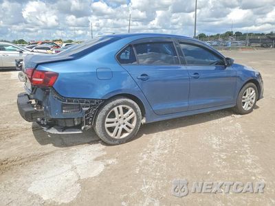 Trzecie zdjęcie samochodu z tyłu: 2018 VOLKSWAGEN JETTA S VIN:3VW2B7AJ0JM261613 - miniatura