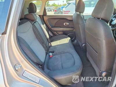 Zdjęcie 10 z 12 samochodu: 2018 KIA SOUL + VIN:KNDJP3A55J7595173 - miniatura