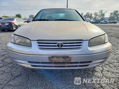 Piąte zdjęcie samochodu w środku: 1998 TOYOTA CAMRY XLE V6 VIN:JT2BF28K2W0087068 - miniatura