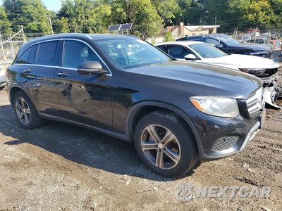 Czwarte zdjęcie samochodu z boku: 2016 MERCEDES-BENZ GLC 300 4MATIC VIN:WDC0G4KB2GF100720 - miniatura