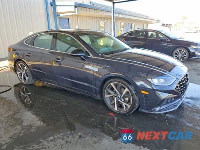 Czwarte zdjęcie samochodu z boku: 2023 HYUNDAI SONATA SEL PLUS VIN:KMHL44J21PA279645 - miniatura
