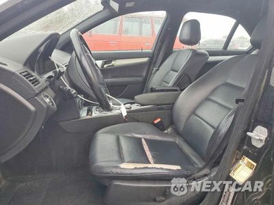 Zdjęcie 7 z 13 samochodu: 2011 MERCEDES-BENZ C 300 VIN:WDDGF5EB5BR186126 - miniatura
