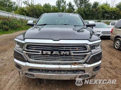 Piąte zdjęcie samochodu w środku: 2020 RAM 1500 LARAMIE VIN:1C6SRFJT4LN157572 - miniatura