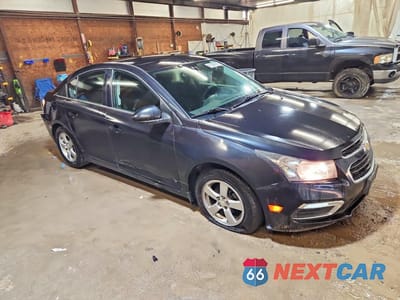 Czwarte zdjęcie samochodu z boku: 2015 CHEVROLET CRUZE LT VIN:1G1PC5SB6F7208216 - miniatura