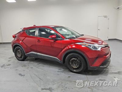 Czwarte zdjęcie samochodu z boku: 2019 TOYOTA C-HR LE VIN:NMTKHMBX1KR072875 - miniatura